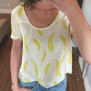 Women’s 100% silk fossil Feather Print Top size extra small
